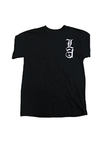 a black t - shirt with the letter g on it